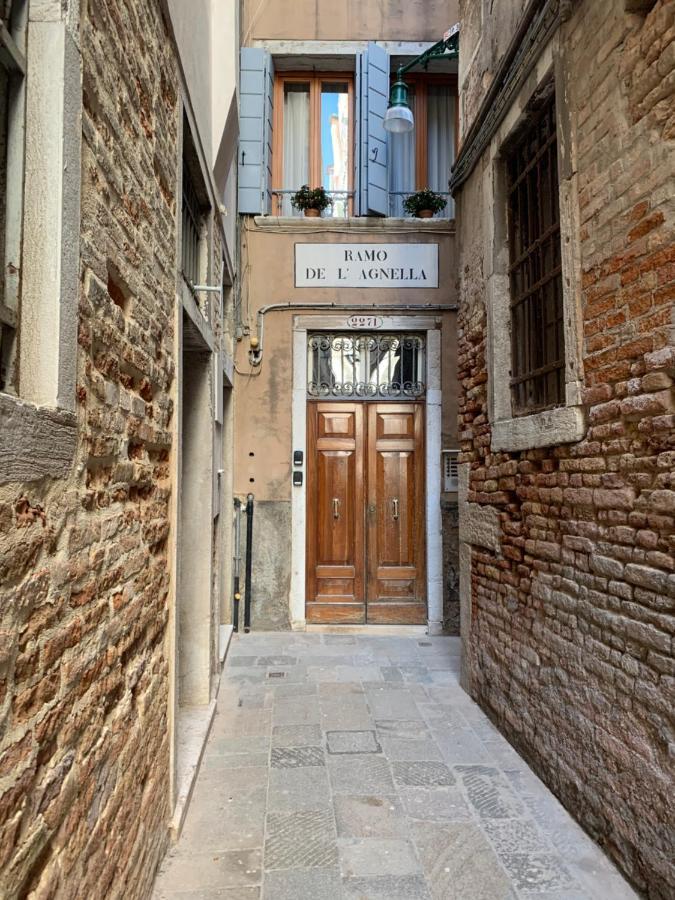 Regina - Romantic Studio Near Rialto Venesia Bagian luar foto